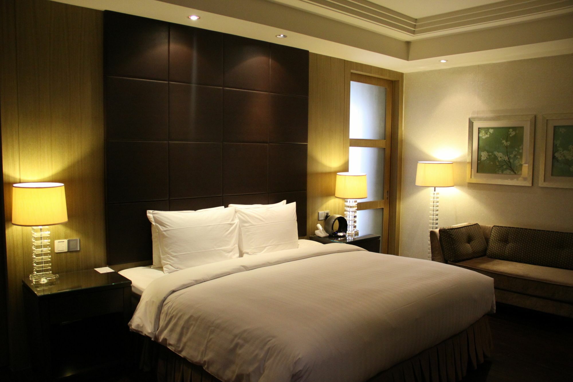 Courtyard By Marriott Kunshan Куншан Екстериор снимка